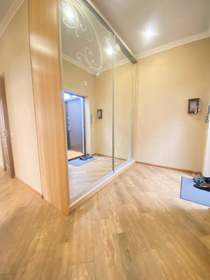 Продам двухкомнатную (2-комн.) квартиру, Морская ул, 45, Краснодар г