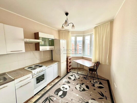 Продам двухкомнатную (2-комн.) квартиру, Южная ул, 25, Дрожжино рп