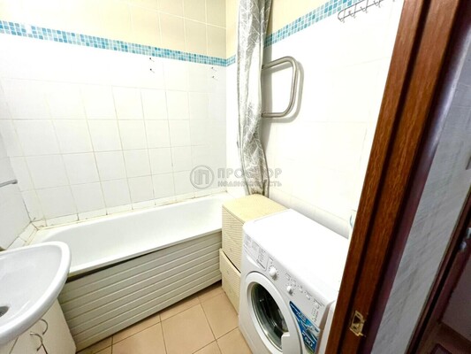 Продам двухкомнатную (2-комн.) квартиру, Южная ул, 25, Дрожжино рп