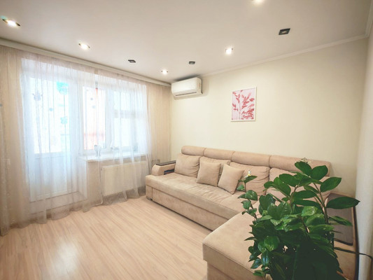 Продам трехкомнатную (3-комн.) квартиру, Ютазинская ул, 6Бк1, Казань г