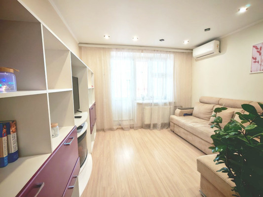 Продам трехкомнатную (3-комн.) квартиру, Ютазинская ул, 6Бк1, Казань г