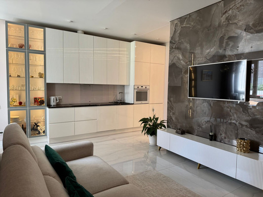 Продам трехкомнатную (3-комн.) квартиру, Лобачевского ул, 120к1, Москва г