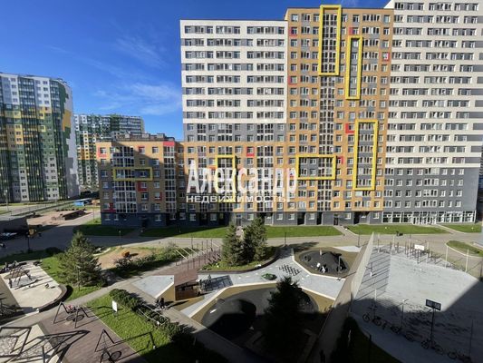 Продам однокомнатную (1-комн.) квартиру, Воронцовский б-р, 23/11, Мурино п