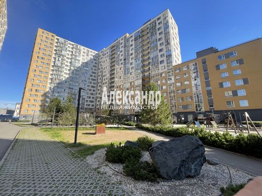 Продам однокомнатную (1-комн.) квартиру, Воронцовский б-р, 23/11, Мурино п