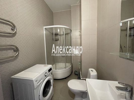 Продам однокомнатную (1-комн.) квартиру, Воронцовский б-р, 23/11, Мурино п