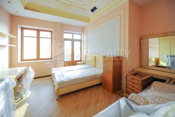 Продам многокомнатную квартиру, Шведский туп, 3, Москва г