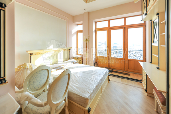 Продам многокомнатную квартиру, Шведский туп, 3, Москва г