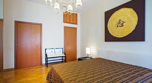 Продам трехкомнатную (3-комн.) квартиру, Петровка ул, 28, Москва г