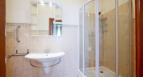 Продам трехкомнатную (3-комн.) квартиру, Петровка ул, 28, Москва г