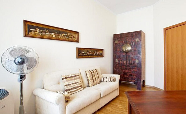 Продам трехкомнатную (3-комн.) квартиру, Петровка ул, 28, Москва г