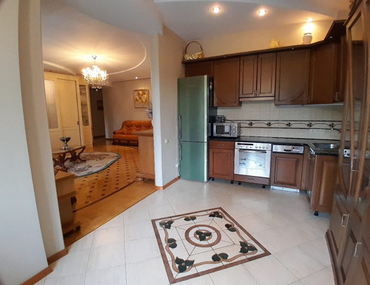 Продам трехкомнатную (3-комн.) квартиру, Ленинградское ш, 98к6, Москва г