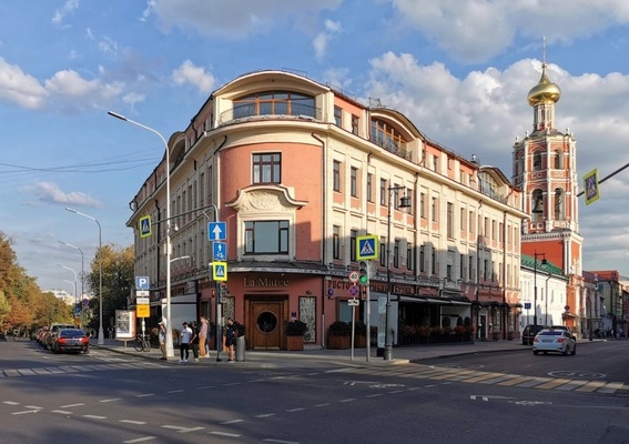 Продам трехкомнатную (3-комн.) квартиру, Петровка ул, 28, Москва г