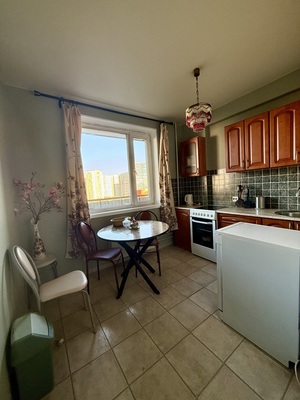 Продам двухкомнатную (2-комн.) квартиру, Панфилова ул, 4, Химки г