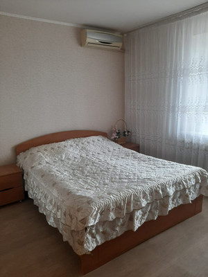 Продам двухкомнатную (2-комн.) квартиру, Весенняя ул, 40, Волгодонск г