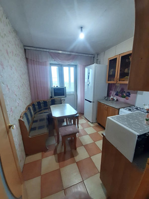 Продам двухкомнатную (2-комн.) квартиру, Весенняя ул, 40, Волгодонск г