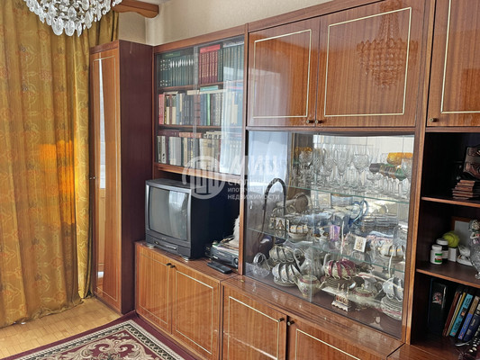 Продам двухкомнатную (2-комн.) квартиру, Зелёная (Мытищи-16 тер) ул, 6, Мытищи г