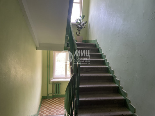 Продам двухкомнатную (2-комн.) квартиру, Зелёная (Мытищи-16 тер) ул, 6, Мытищи г