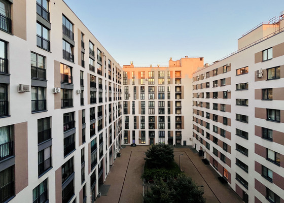 Продам трехкомнатную (3-комн.) квартиру, Кременчугская ул, 13к2, Санкт-Петербург г