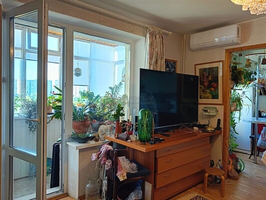Продам двухкомнатную (2-комн.) квартиру, Озёрная ул, 25, Москва г