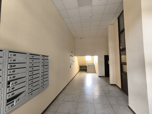 Продам двухкомнатную (2-комн.) квартиру, Крымской весны ул, 9к1, Мирное с