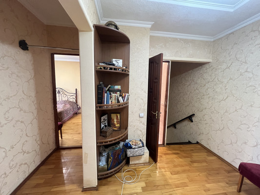 Продам многокомнатную квартиру, Осетинская ул, 146, Нальчик г