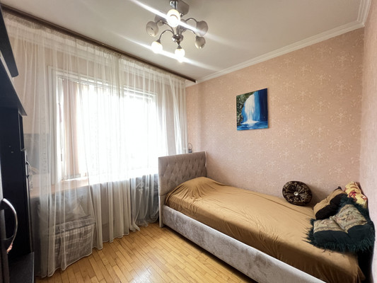 Продам многокомнатную квартиру, Осетинская ул, 146, Нальчик г