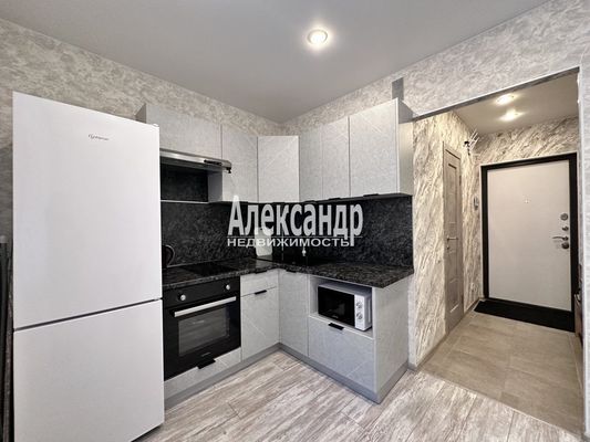 Продам однокомнатную (1-комн.) квартиру, Ручьевский пр-кт, 4/26, Мурино п