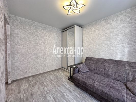 Продам однокомнатную (1-комн.) квартиру, Ручьевский пр-кт, 4/26, Мурино п