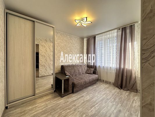 Продам однокомнатную (1-комн.) квартиру, Ручьевский пр-кт, 4/26, Мурино п