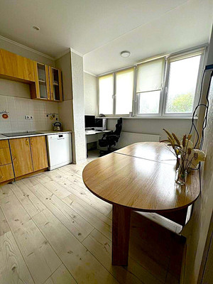 Продам двухкомнатную (2-комн.) квартиру, Орудийная ул, 32б, Калининград г