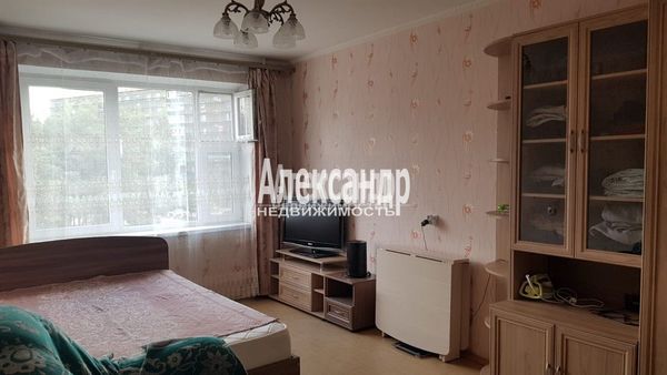 Продам трехкомнатную (3-комн.) квартиру, Мира ул, 32к2, Всеволожск г