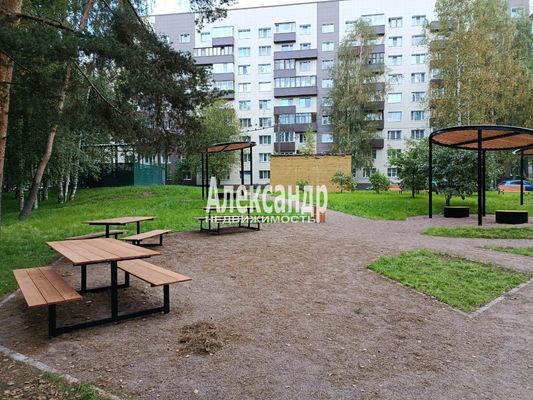 Продам трехкомнатную (3-комн.) квартиру, Мира ул, 32к2, Всеволожск г