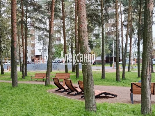 Продам трехкомнатную (3-комн.) квартиру, Мира ул, 32к2, Всеволожск г