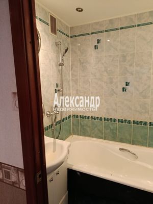 Продам трехкомнатную (3-комн.) квартиру, Мира ул, 32к2, Всеволожск г