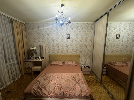 Продам трехкомнатную (3-комн.) квартиру, Чехова пр-кт, 34, Ростов-на-Дону г