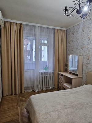 Продам трехкомнатную (3-комн.) квартиру, Чехова пр-кт, 34, Ростов-на-Дону г