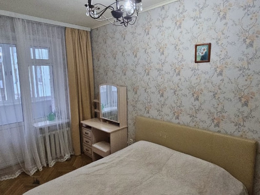 Продам трехкомнатную (3-комн.) квартиру, Чехова пр-кт, 34, Ростов-на-Дону г