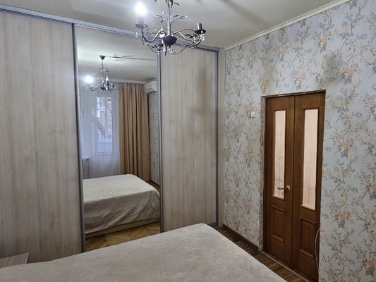 Продам трехкомнатную (3-комн.) квартиру, Чехова пр-кт, 34, Ростов-на-Дону г