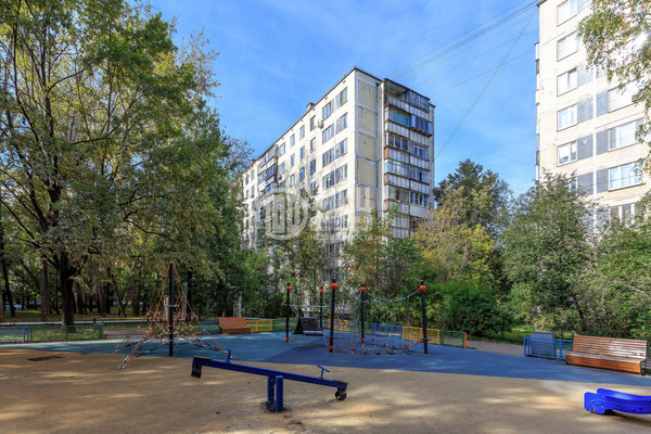 Продам трехкомнатную (3-комн.) квартиру, Дружбы ул, 8, Химки г