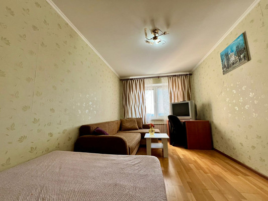 Продам двухкомнатную (2-комн.) квартиру, Академическая пл, 3, Троицк г