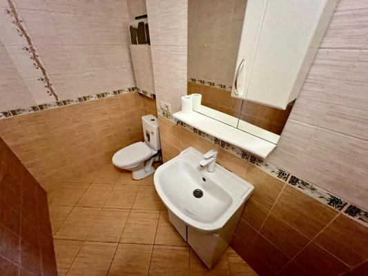 Продам двухкомнатную (2-комн.) квартиру, Академическая пл, 3, Троицк г