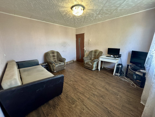 Продам трехкомнатную (3-комн.) квартиру, 8-я Железнодорожная ул, 57, Астрахань г