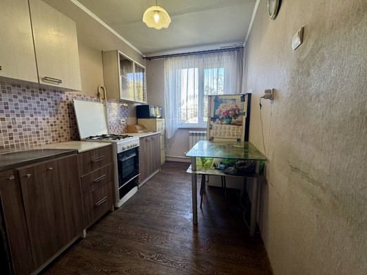 Продам трехкомнатную (3-комн.) квартиру, 8-я Железнодорожная ул, 57, Астрахань г