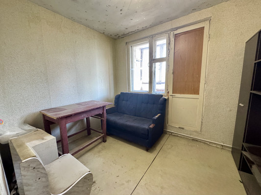 Продам трехкомнатную (3-комн.) квартиру, 8-я Железнодорожная ул, 57, Астрахань г