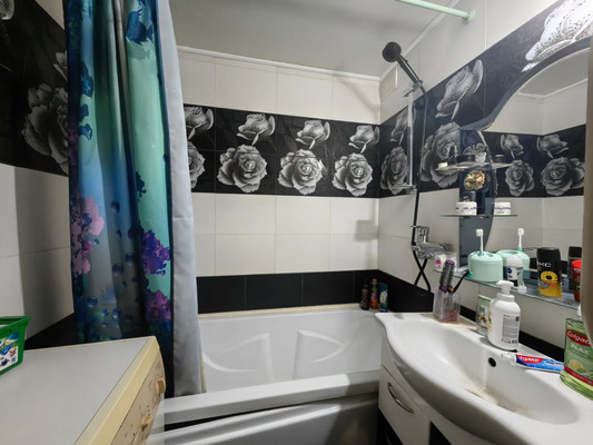 Продам двухкомнатную (2-комн.) квартиру, Индустриальная ул, 9, Волгодонск г