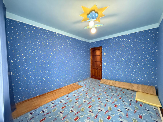 Продам трехкомнатную (3-комн.) квартиру, Шогенова ул, 18, Нальчик г