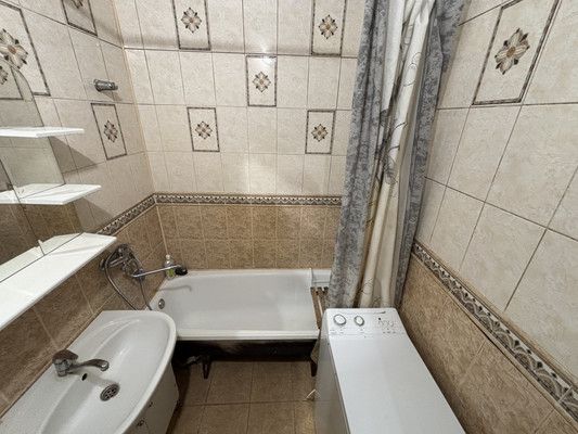 Продам двухкомнатную (2-комн.) квартиру, Октябрьская ул, 9, Брянск г