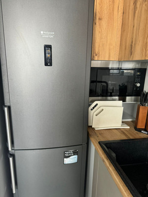 Продам трехкомнатную (3-комн.) квартиру, Парковая ул, 2к1, Белоглинка с