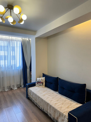 Продам трехкомнатную (3-комн.) квартиру, Парковая ул, 2к1, Белоглинка с