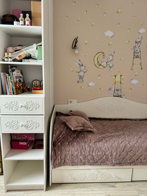 Продам трехкомнатную (3-комн.) квартиру, Парковая ул, 2к1, Белоглинка с